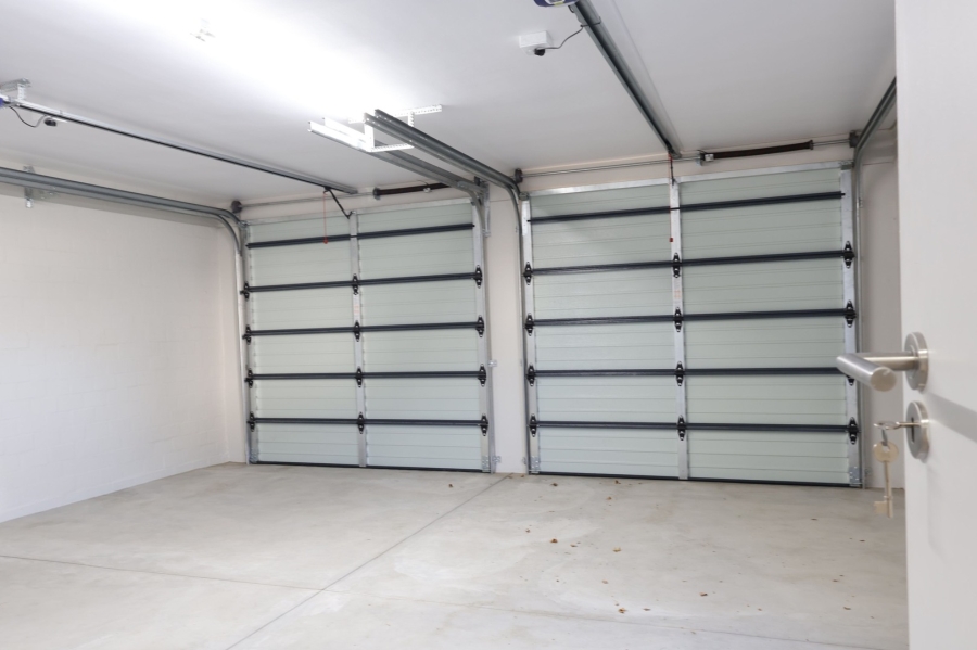 To Let 3 Bedroom Property for Rent in Lemoenkloof Western Cape